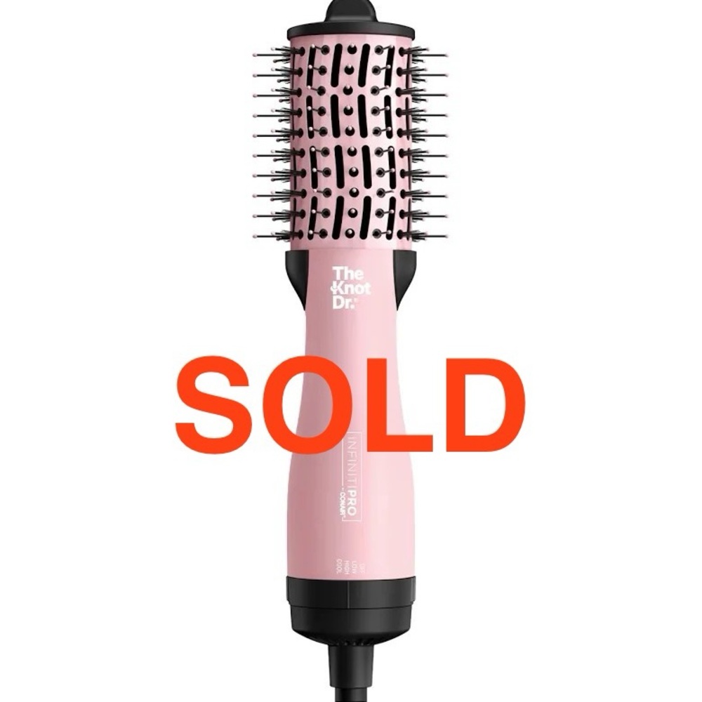 !!SOLD!!
The Knot Dr. All-in-One Compact Oval Dryer Brush in Sapphire